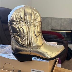 Soda Gold Metallic Cowboy Boots